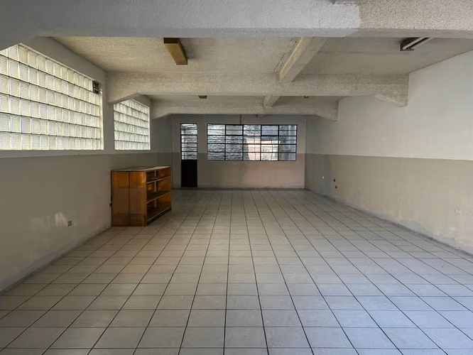 AMPLIO LOCAL COMERCIAL EN CALLE VICTORIA VALPARAÍSO - Imagen 12