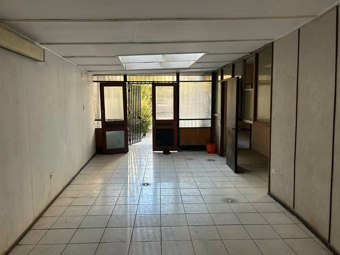 AMPLIO LOCAL COMERCIAL EN CALLE VICTORIA VALPARAÍSO - Imagen 5