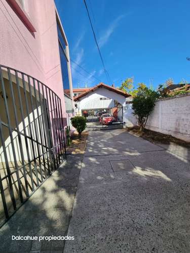 VENDEMOS CASA  BARRIO CERRADO CERCA PLAZA   VICTORIA