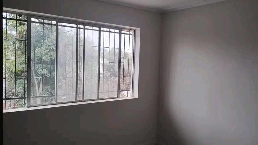 CASA CON PISCINA Y QUINCHO EN BARROS ARANA, QUILPUE