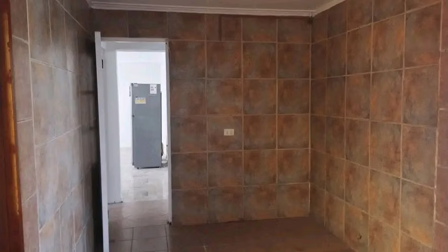 CASA CON PISCINA Y QUINCHO EN BARROS ARANA, QUILPUE