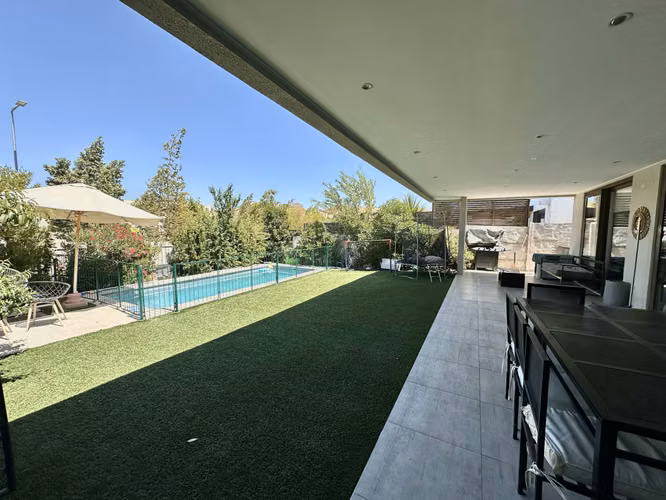 SE ESCUCHAN OFERTAS!  IMPECABLE CASA CONDOMINIO SAN ANSELMO