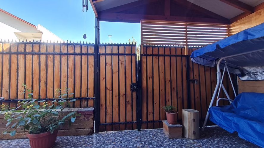 LINDA CASA DE 1 PISO, PASAJE CERRADO