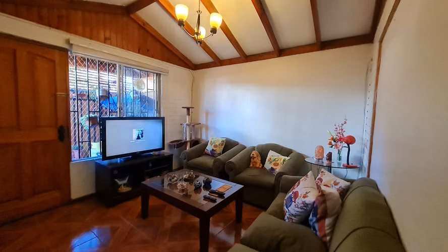LINDA CASA DE 1 PISO, PASAJE CERRADO - Imagen 3