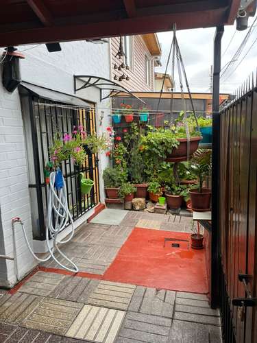 VENTA  ACOGEDORA CASA CON EXCELENTE UBICACIÓN TALAGANTE