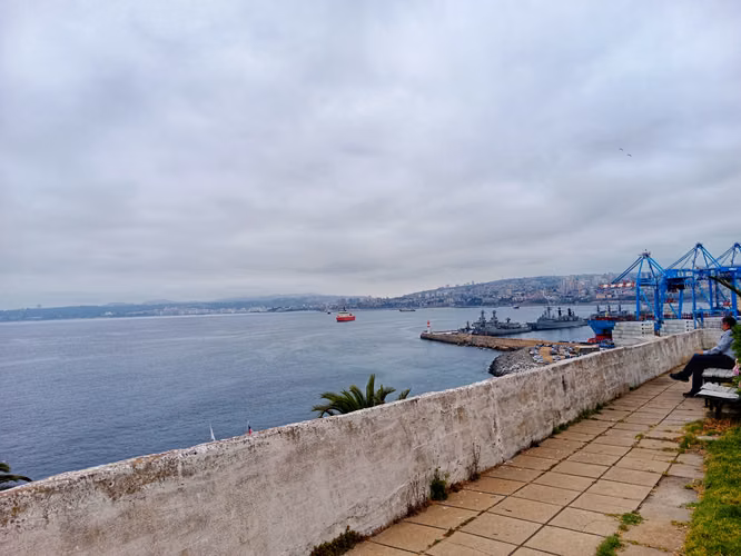 AMPLIO DEPARTAMENTO BARRIO RESIDENCIAL PLAYA ANCHA VISTA MAR
