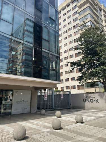 MODERNA OFICINA EN EDIFICIO UNO-K,  A PASOS DEL PORTAL