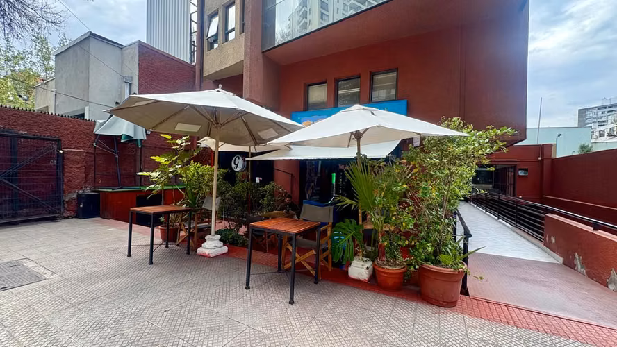 LOCAL CON PLUSVALÍA EN ZONA DE OFICINAS Y COMERCIO