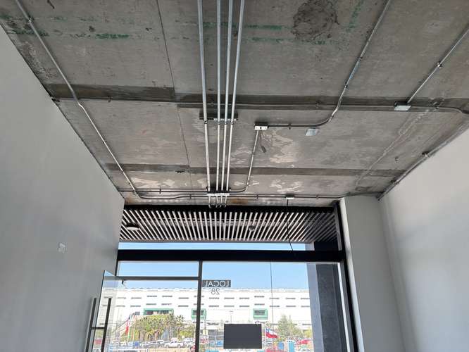LOCAL COMERCIAL NUEVO EN ARRIENDO - Imagen 14