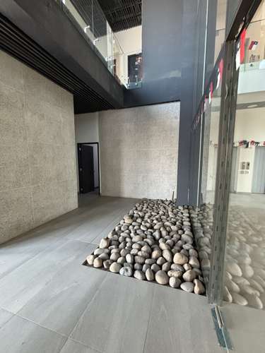 LOCAL COMERCIAL NUEVO EN ARRIENDO - Imagen 4