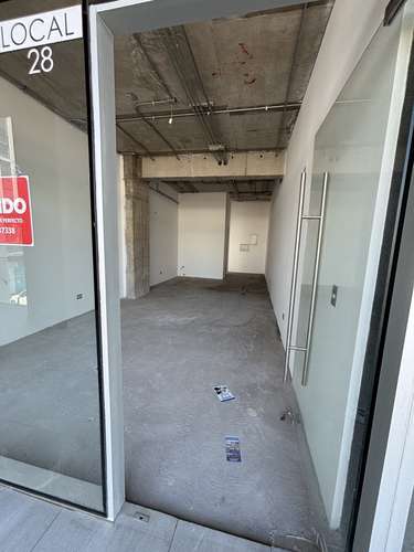 LOCAL COMERCIAL NUEVO EN ARRIENDO - Imagen 11