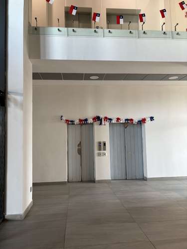 LOCAL COMERCIAL NUEVO EN ARRIENDO - Imagen 6