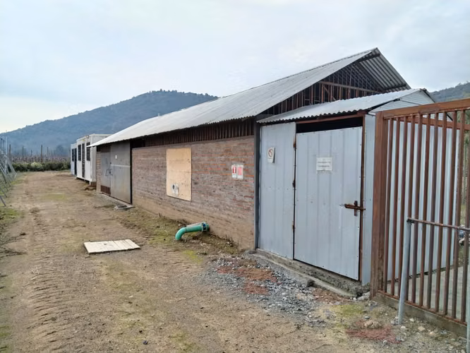 CAMPO AGRÍCOLA 18 HA AGUA INSTALACIONES SAGRADA FAMILIA