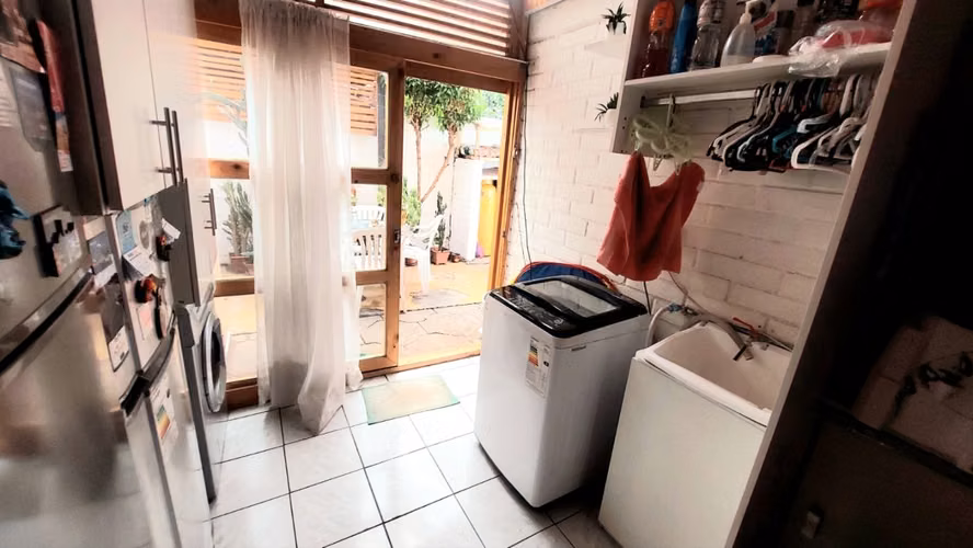 VENTA EN MAIPÚ 6H 2B 1E RECINTO CERRADO