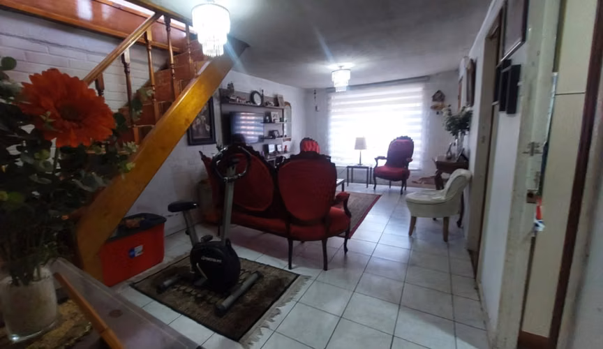 VENTA EN MAIPÚ 6H 2B 1E RECINTO CERRADO