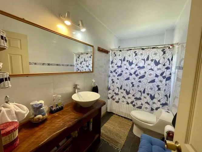 CASA DE 2 PISOS EN FRUTILLAR ALTO, VILLA ALEGRE