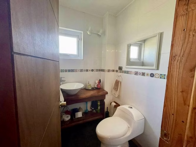 CASA DE 2 PISOS EN FRUTILLAR ALTO, VILLA ALEGRE