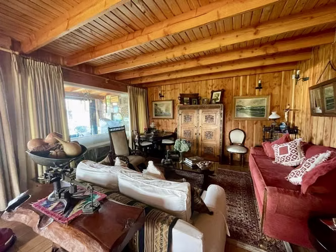CASA DE 2 PISOS EN FRUTILLAR ALTO, VILLA ALEGRE