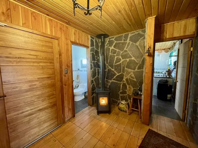 CASA DE 2 PISOS EN FRUTILLAR ALTO, VILLA ALEGRE