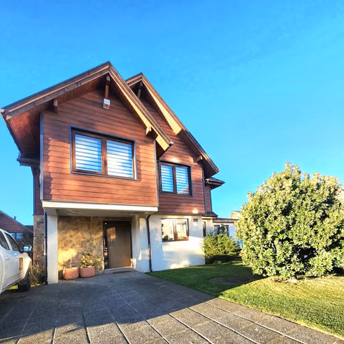 CASA FAMILIAR EN EXCLUSIVO CONDOMINIO VISTA GOLF, TEMUCO