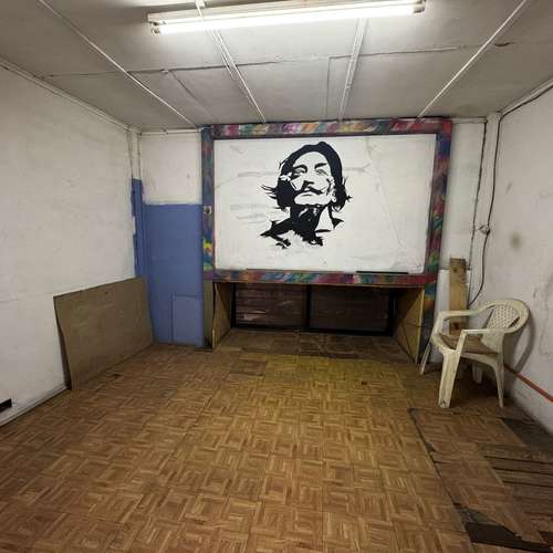 SE VENDE AMPLIA CASA CON POTENCIAL COMERCIAL - Imagen 9