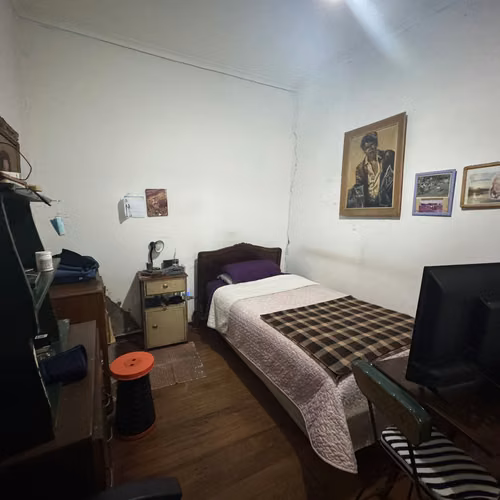 SE VENDE AMPLIA CASA CON POTENCIAL COMERCIAL