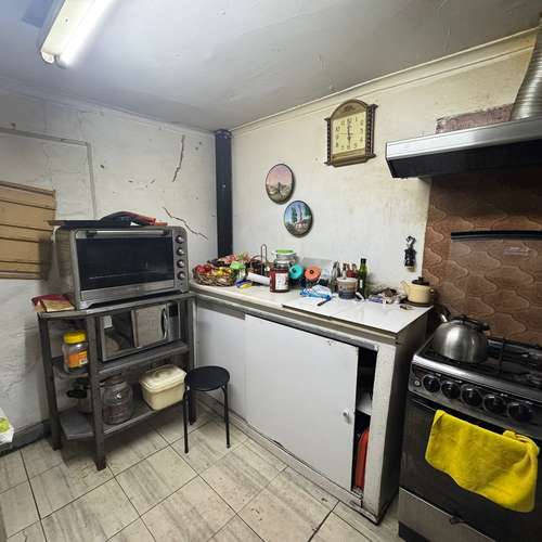 SE VENDE AMPLIA CASA CON POTENCIAL COMERCIAL - Imagen 7