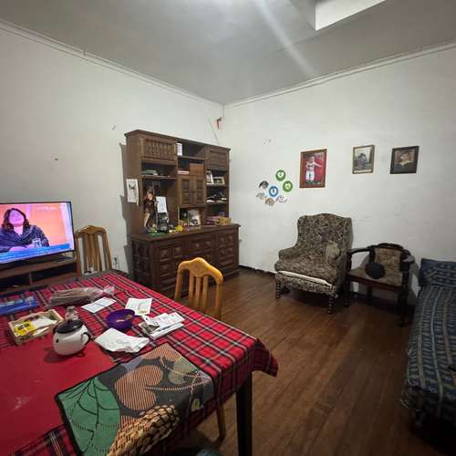 SE VENDE AMPLIA CASA CON POTENCIAL COMERCIAL - Imagen 6