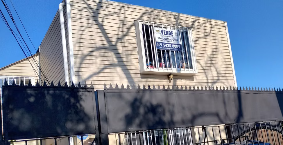 CASA 2 PISOS, 190 M2 CONST, 306 M2 TERR, 4D, 4B, 3E, PISCINA