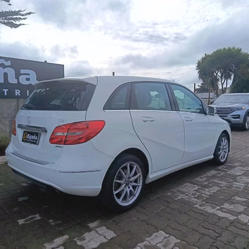 MERCEDES BENZ B180 2014