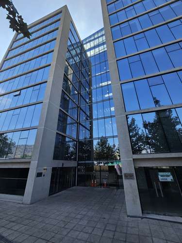 EXCELENTE OFICINA, 2 PRIVADOS MÁS RECEPCIÓN