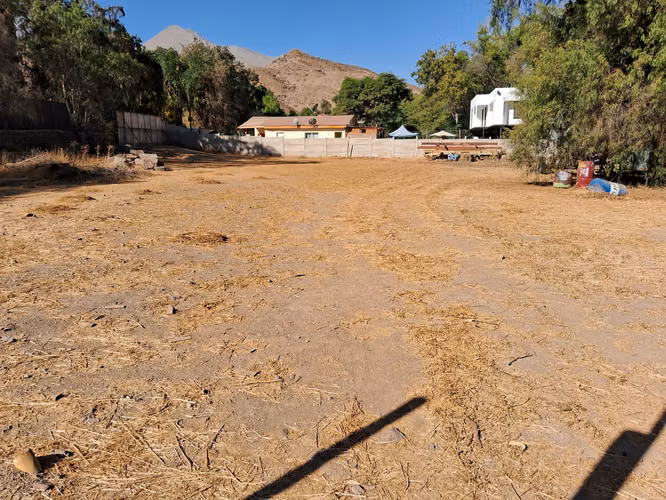 BELLA CASA EN 4000 METROS CUADRADOS VICUÑA