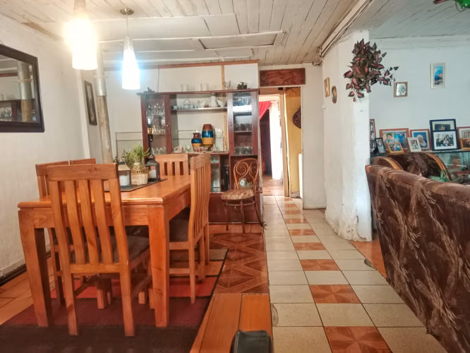 TERRENO PLANO CON CASA PARA MEJORAR VISTA AL MAR