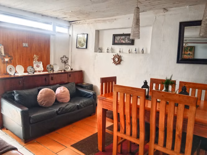 TERRENO PLANO CON CASA IDEAL INVERSIÓN