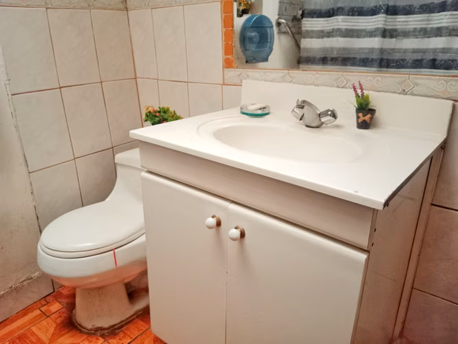 TERRENO PLANO CON CASA IDEAL INVERSIÓN
