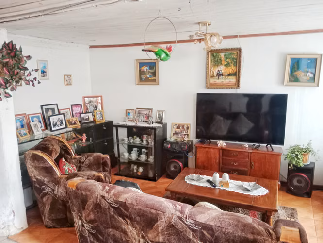 TERRENO PLANO CON CASA IDEAL INVERSIÓN