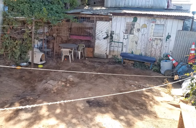 TERRENO PLANO CON CASA IDEAL INVERSIÓN