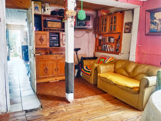 TERRENO PLANO CON CASA IDEAL INVERSIÓN