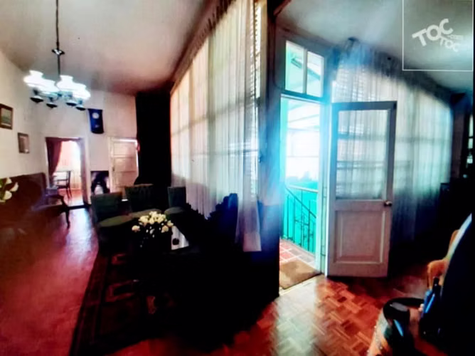 VENDO SITIO CON CASA  COLONIAL EN PLAYA ANCHA  375 MTS2