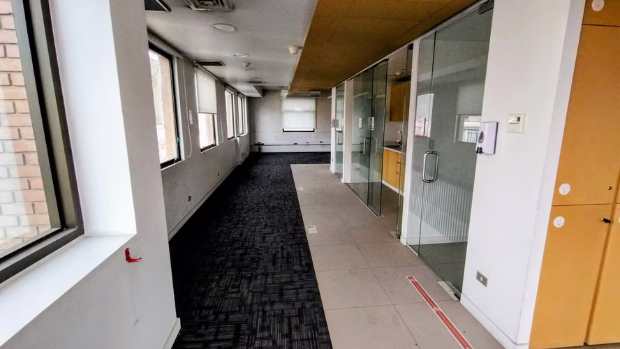 PLANTA LIBRE 425 M2, UF 0,18/M2, UN MES DE GRACIA - Imagen 20
