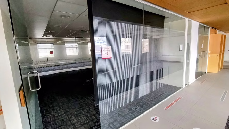 PLANTA LIBRE 425 M2, UF 0,18/M2, UN MES DE GRACIA - Imagen 19