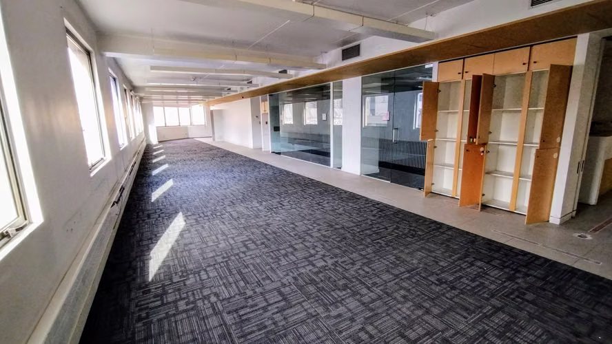 PLANTA LIBRE 425 M2, UF 0,18/M2, UN MES DE GRACIA - Imagen 15