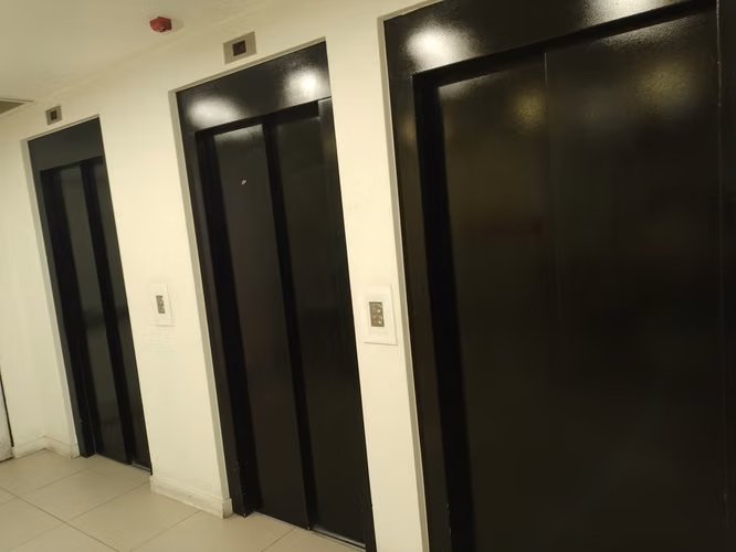 PLANTA LIBRE 425 M2, UF 0,18/M2, UN MES DE GRACIA - Imagen 2