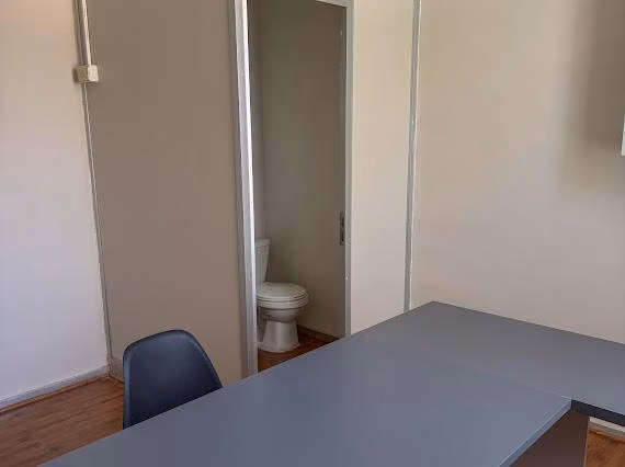 CASA COMERCIAL REMODELADA AMOBLADA