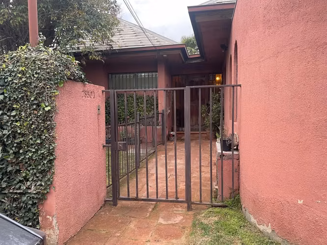 LINDA Y COMODA CASA FRENTE A COLEGIO ANDREE