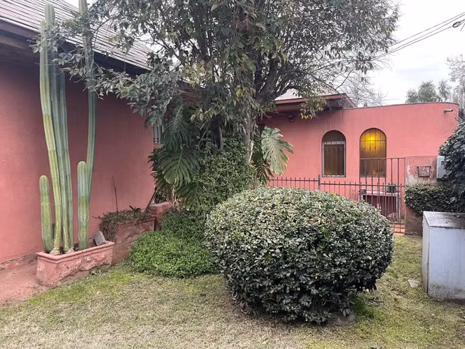 LINDA Y COMODA CASA FRENTE A COLEGIO ANDREE