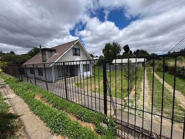 Amplio terreno con casa, Aromos (146322)