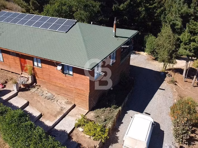 SE VENDE HERMOSA PARCELA CON CASA Y PISCINA