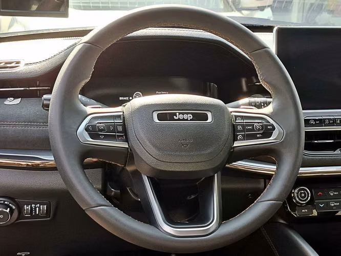 JEEP COMMANDER 2026