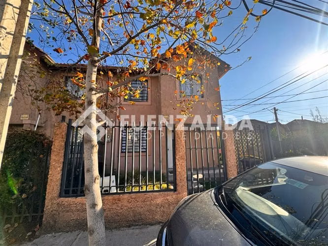 EN VENTA CASA ESQUINA ALTOS DEL SOL 3D 3B MAS ESCRITORIO
